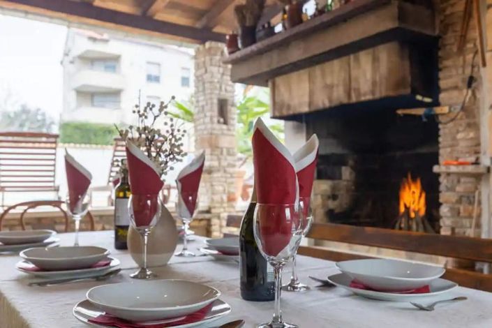 Image No.24-5 Bed Property for sale