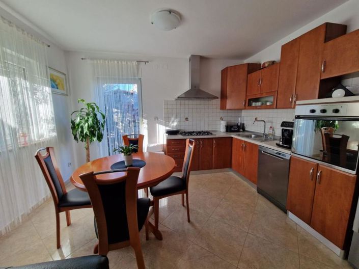 Image No.8-5 Bed Property for sale