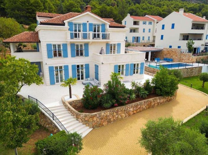 Image No.1-Propriété de 6 chambres à vendre à Croatie