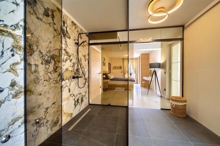 Image No.6-6 Bed Property for sale