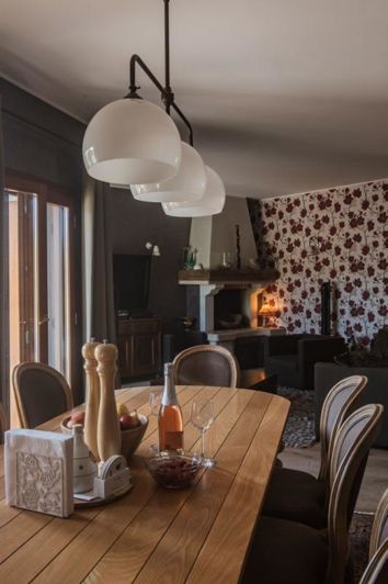 Image No.12-5 Bed Property for sale