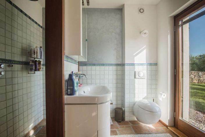 Image No.19-5 Bed Property for sale