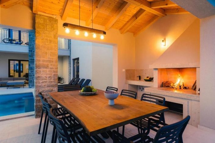 Image No.14-4 Bed Property for sale