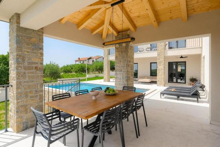 Image No.15-4 Bed Property for sale