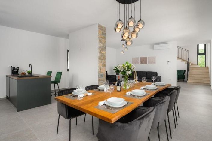 Image No.21-4 Bed Property for sale