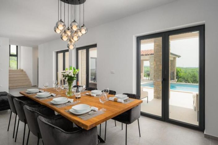 Image No.22-4 Bed Property for sale