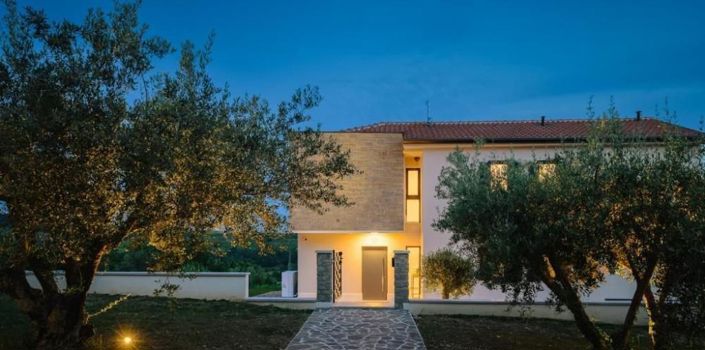 Image No.7-4 Bed Property for sale