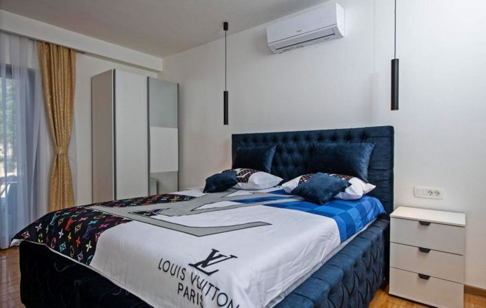 Image No.13-3 Bed Property for sale