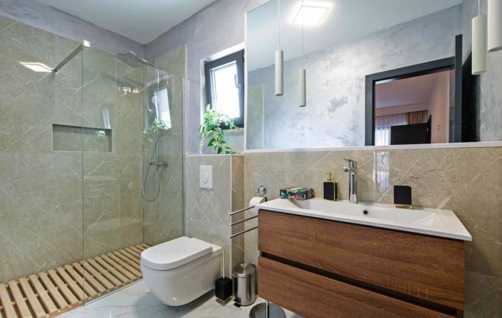 Image No.17-3 Bed Property for sale