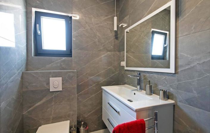 Image No.20-3 Bed Property for sale