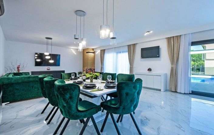 Image No.7-3 Bed Property for sale