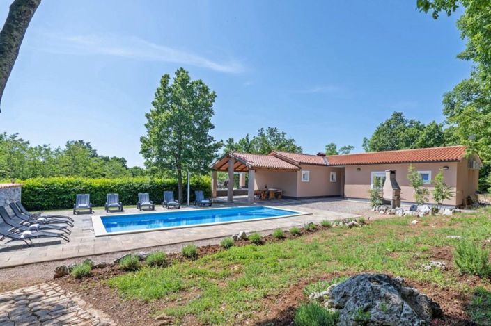 Image No.1-Propriété de 4 chambres à vendre à Labin
