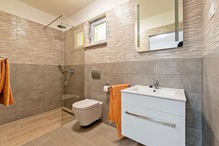 Image No.23-4 Bed Property for sale