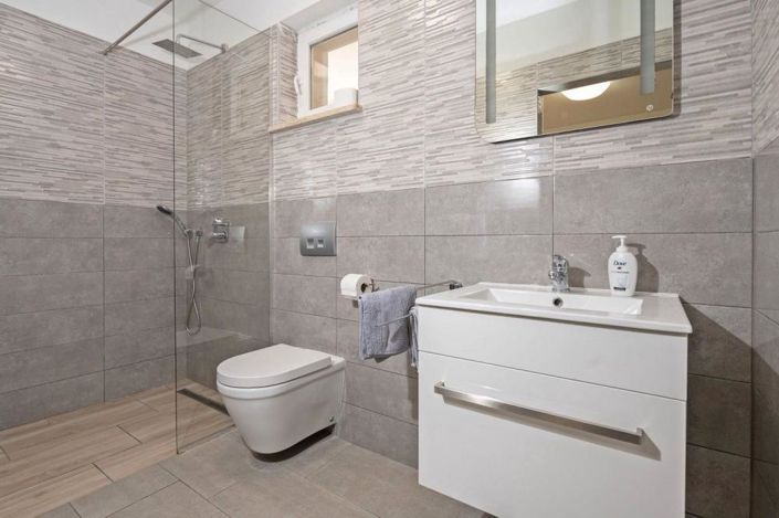 Image No.25-4 Bed Property for sale