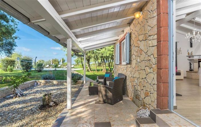 Image No.13-2 Bed Property for sale