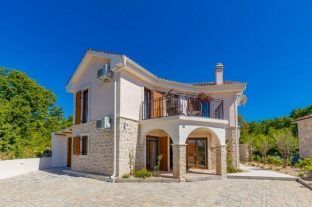 Image No.15-3 Bed Property for sale