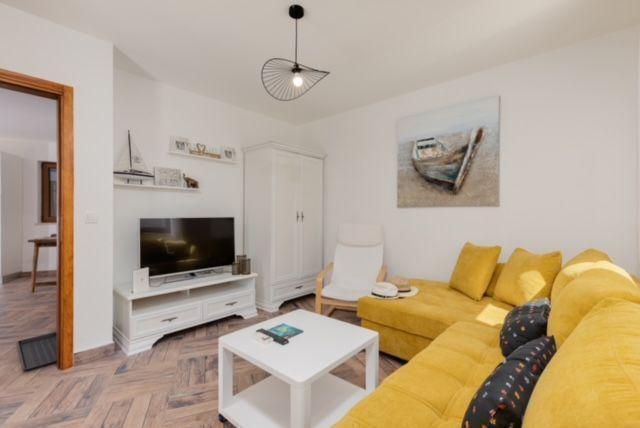 Image No.17-3 Bed Property for sale