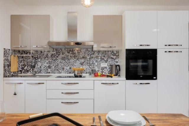 Image No.22-3 Bed Property for sale