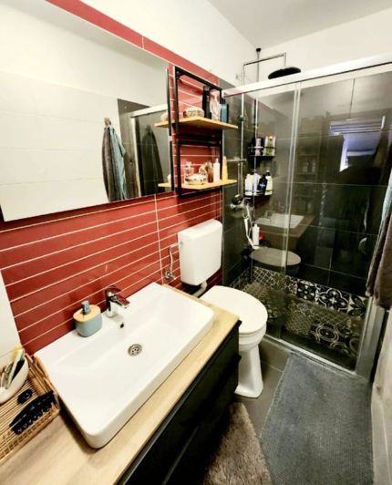 Image No.22-2 Bed Property for sale