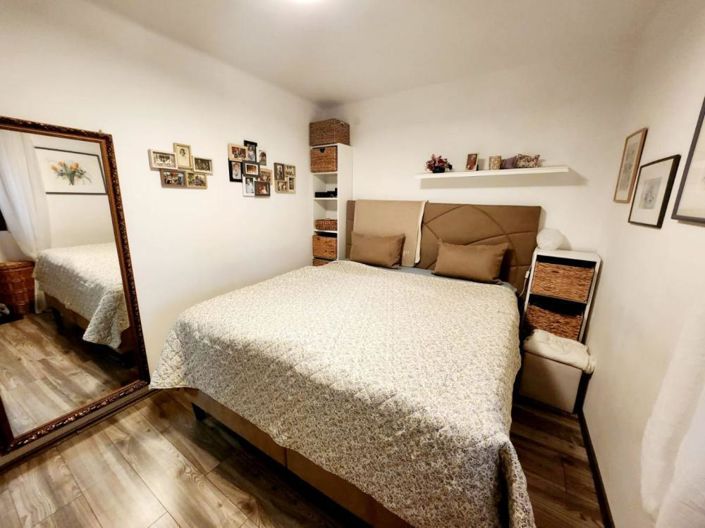 Image No.25-2 Bed Property for sale