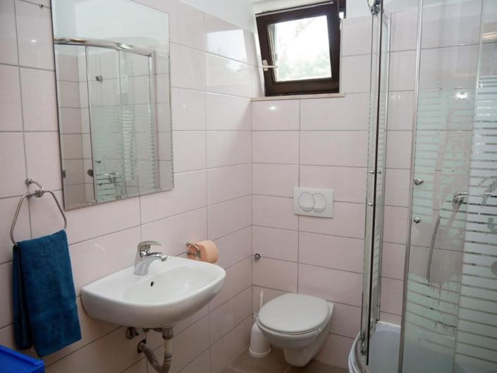 Image No.12-4 Bed Property for sale