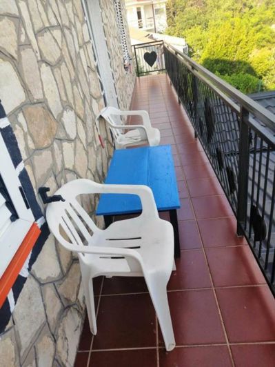 Image No.12-10 Bed Property for sale