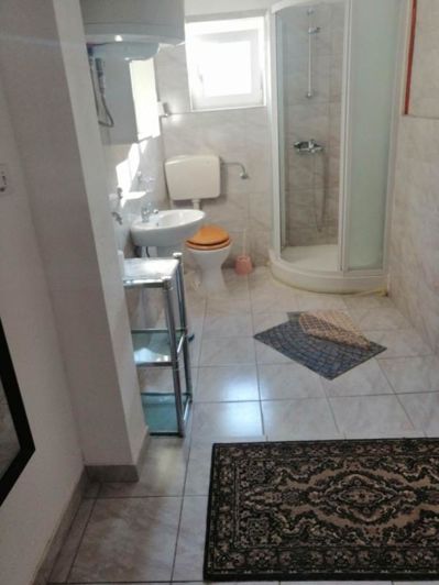 Image No.20-10 Bed Property for sale