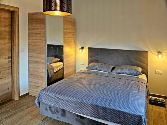 Image No.7-4 Bed Property for sale