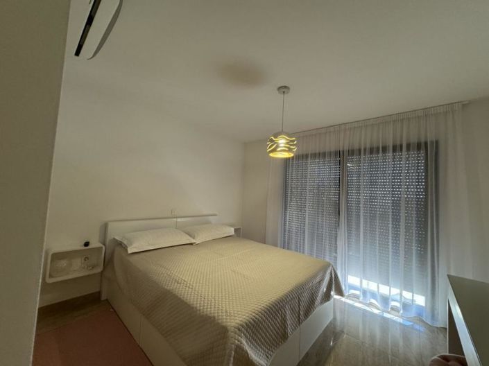 Image No.15-4 Bed Property for sale