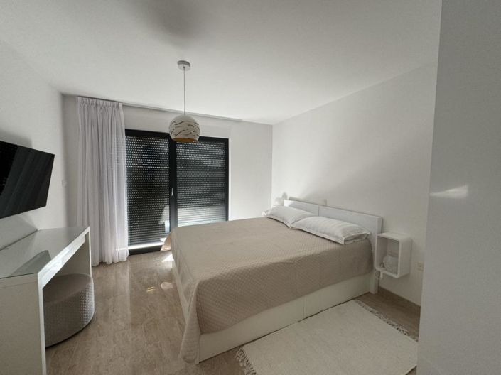 Image No.19-4 Bed Property for sale