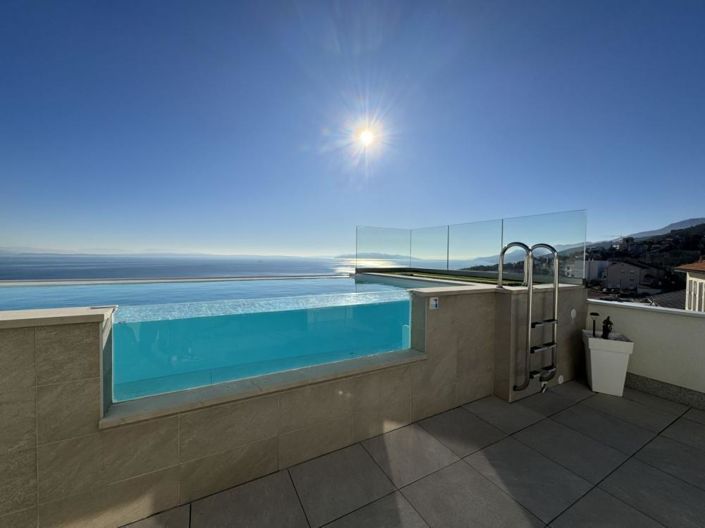 Image No.6-4 Bed Property for sale