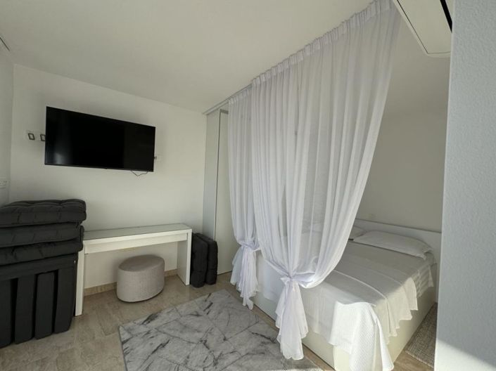 Image No.7-4 Bed Property for sale