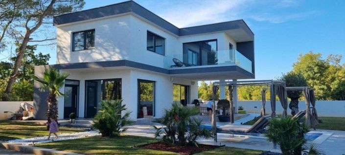 Image No.2-3 Bed Property for sale