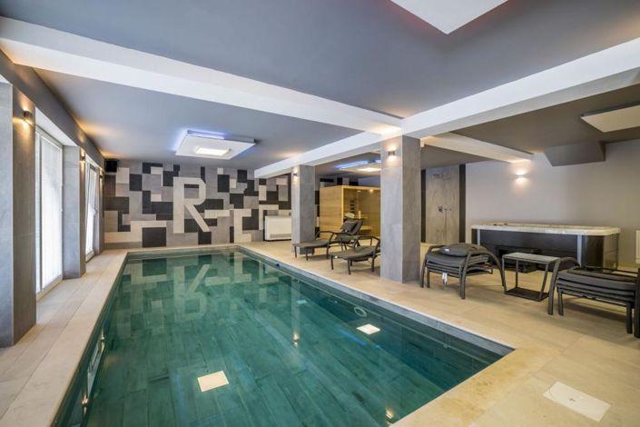 Image No.1-7 Bed Property for sale