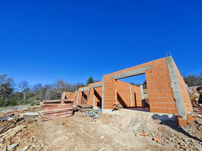 Image No.11-3 Bed Property for sale