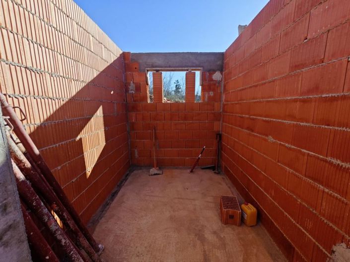 Image No.15-3 Bed Property for sale