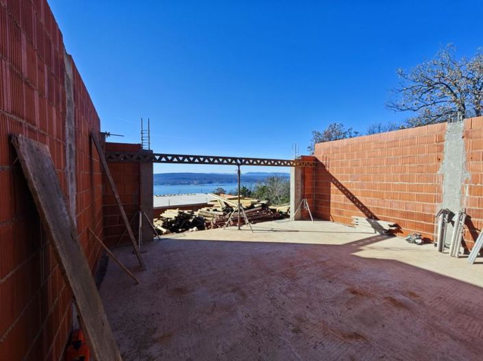 Image No.17-3 Bed Property for sale