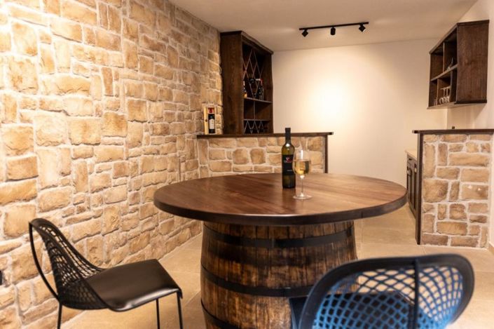 Image No.22-4 Bed Property for sale