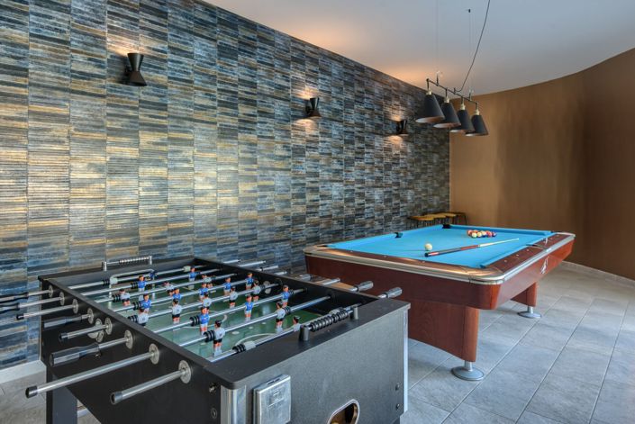 Image No.20-5 Bed Property for sale