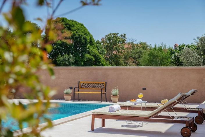 Image No.4-4 Bed Property for sale