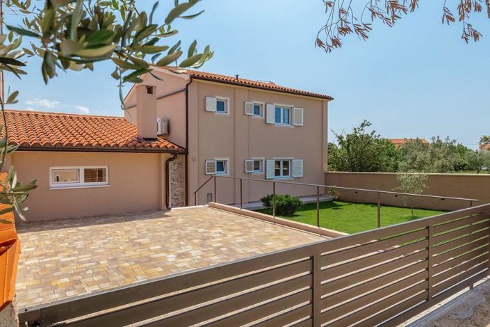 Image No.6-4 Bed Property for sale