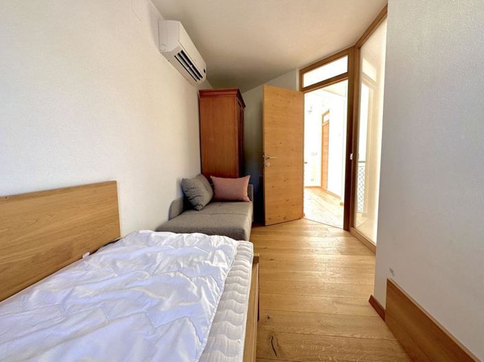 Image No.17-3 Bed Property for sale