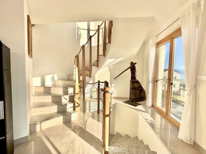 Image No.18-3 Bed Property for sale