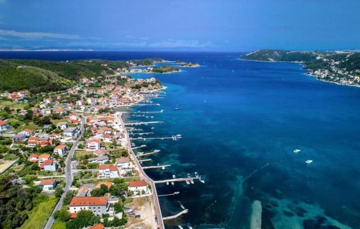 Image No.1-Propriété de 8 chambres à vendre à Croatie