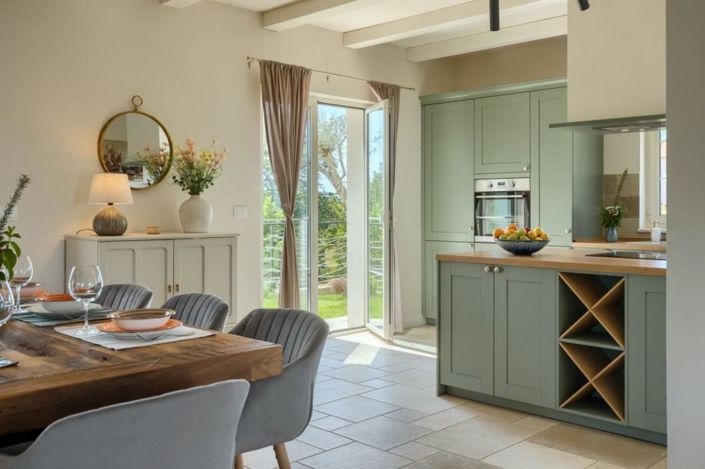 Image No.7-4 Bed Property for sale