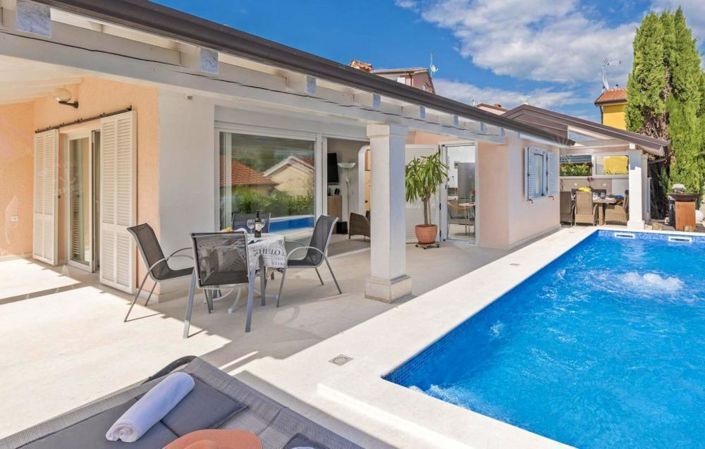 Image No.14-3 Bed Property for sale