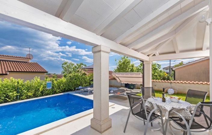 Image No.16-3 Bed Property for sale