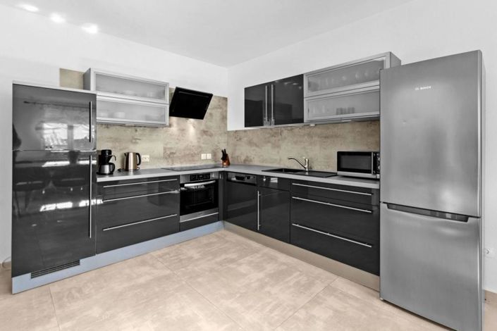 Image No.23-3 Bed Property for sale