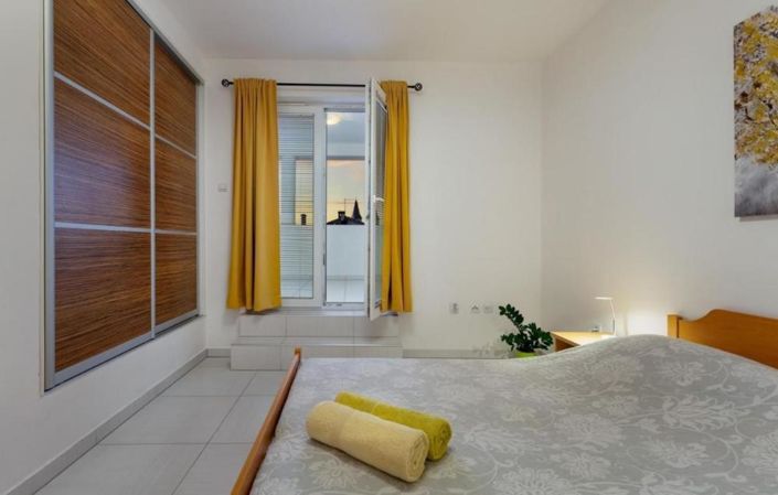 Image No.18-11 Bed Property for sale