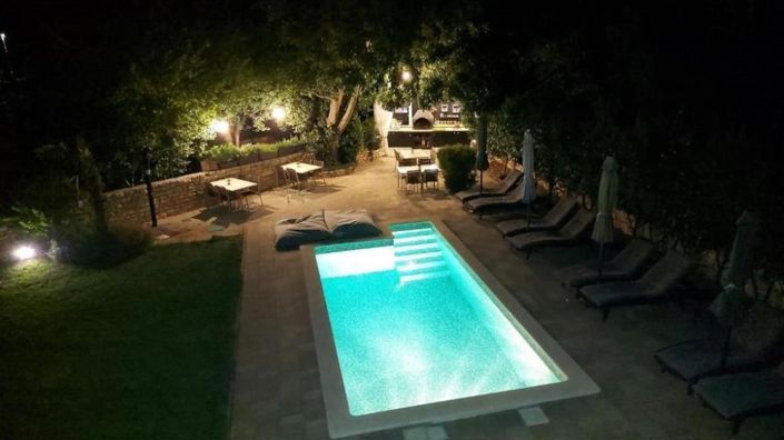 Image No.14-7 Bed Property for sale